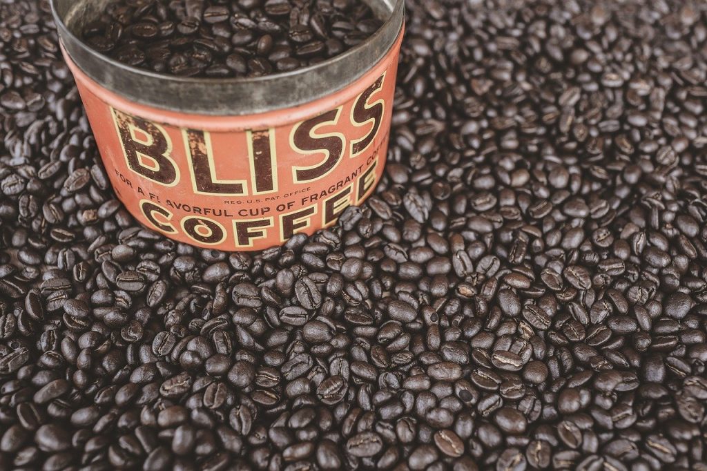 10 modi per riutilizzare le lattine del caffè con fantasia