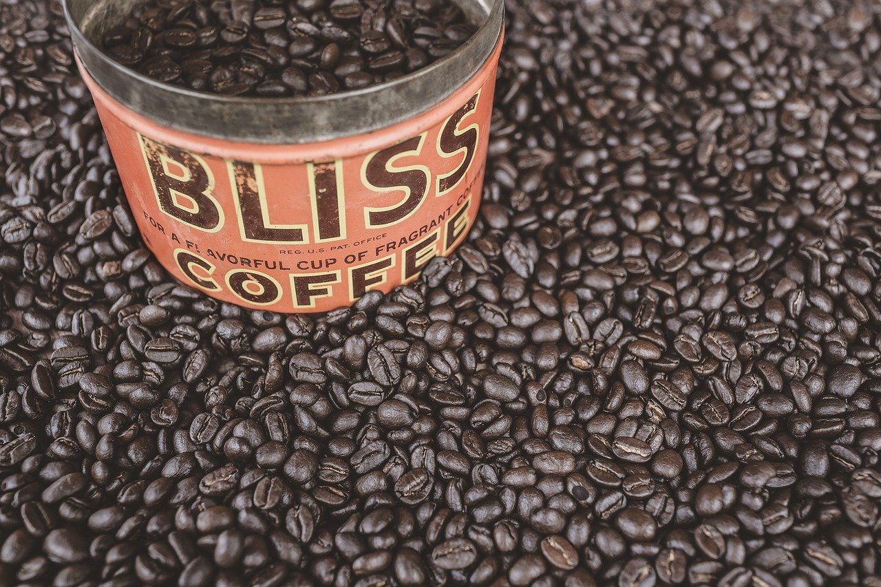 10 modi per riutilizzare le lattine del caffè con fantasia