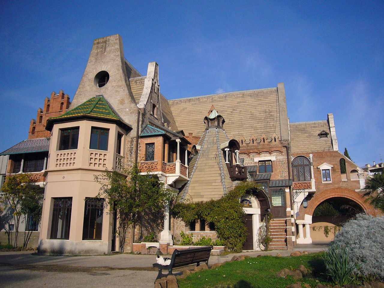 Casina delle Civette, Roma esoterica e misteriosa