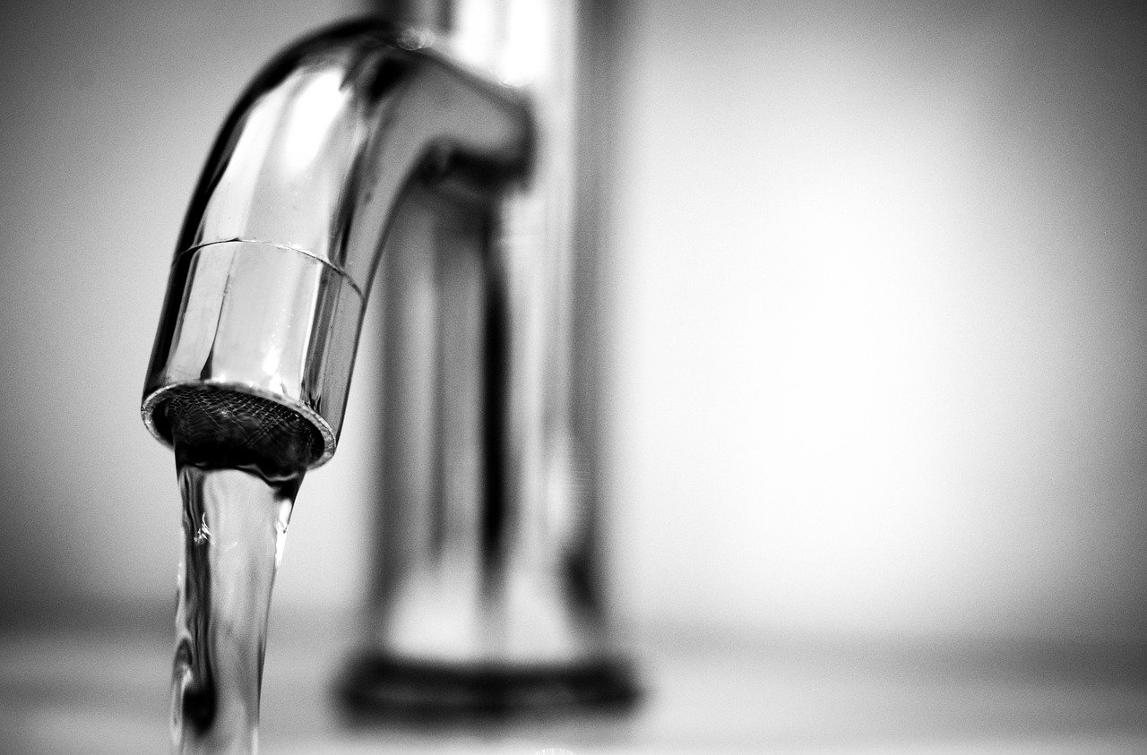 Acqua del rubinetto, in tempo di pandemia cresce il consumo del 5% in Italia