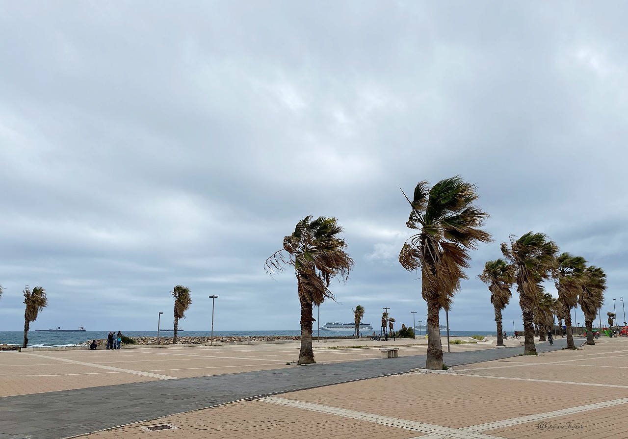 Italia, l’estate sempre più clima tropicale con una tempesta al giorno