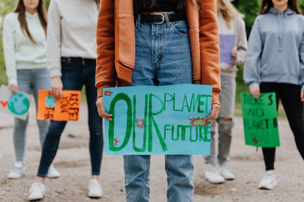 Gli italiani e la transizione ecologica, consapevoli dei benefici per il clima e lo sviluppo