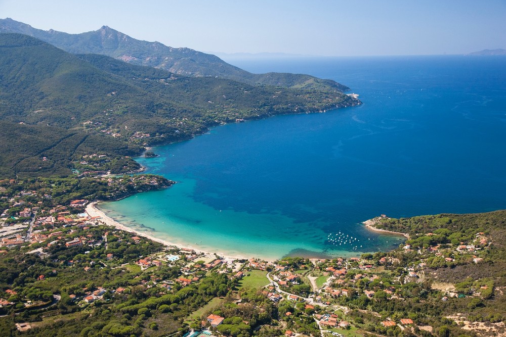 Giorgio Riva la nuotata ecosostenibile intorno all’Elba contro le microplastiche