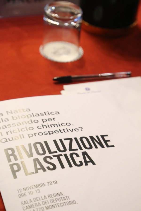 Rivoluzione Plastica, innovazione, incentivi, educazione ambientale
