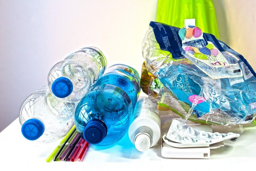 La produzione della plastica quanto costa? Più del Pil dell’India