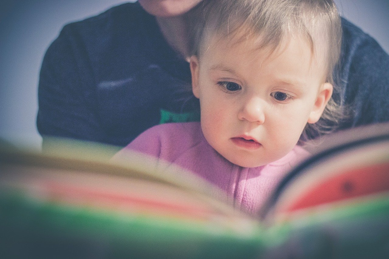 Le 5 regole d’oro per appassionare i bambini alla lettura