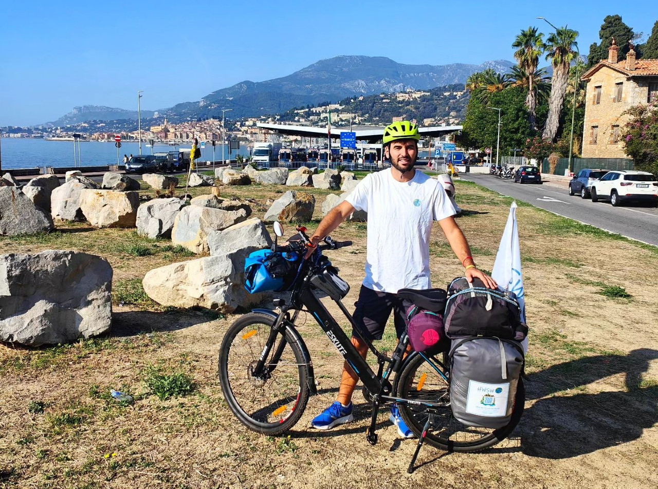 Leandro Olivieri: in bicicletta contro rifiuti e degrado