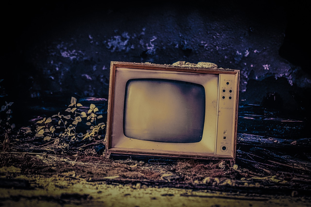 Rifiuti tecnologici, accumulo delle vecchie Tv a rischio il sistema RAEE