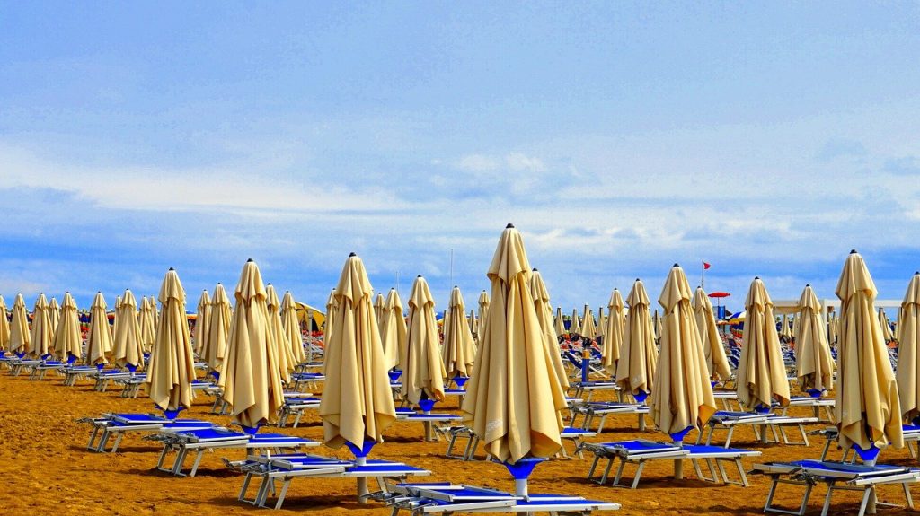 Report Spiagge 2021 Legambiente, sempre più stabilimenti e lidi