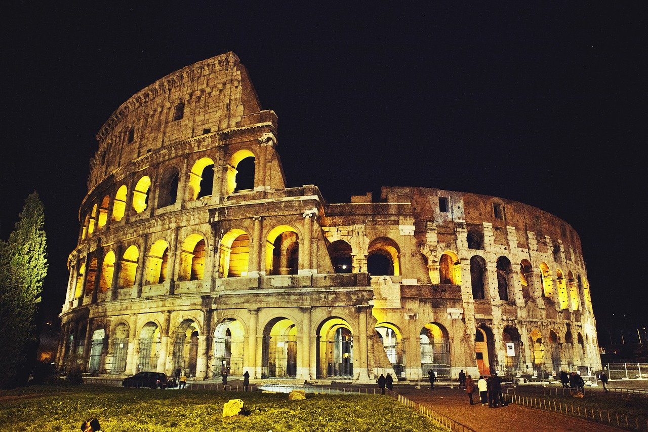 La Luna sul Colosseo, riparte il ciclo di visite guidate