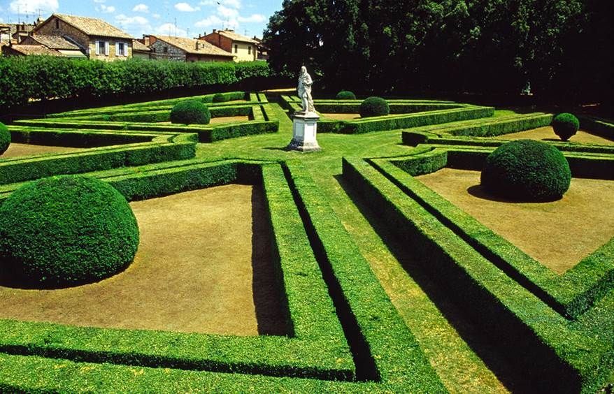 Horti Leonini a San Quirico d'Orcia, lavori e qualche interrogativo