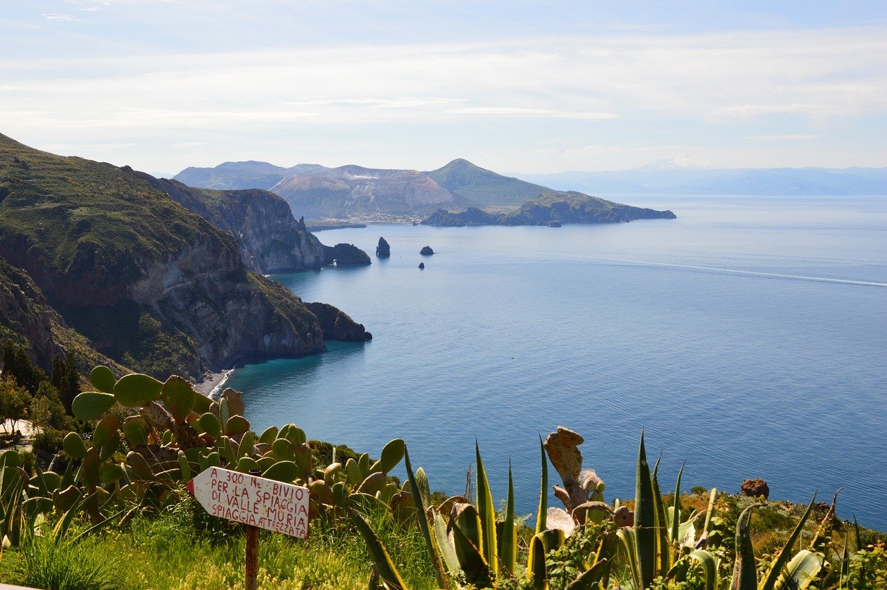 Isole sostenibili, buone pratiche e criticità secondo Legambiente e Crn-Iia