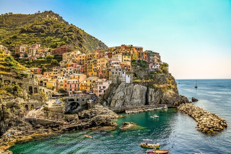 Cinque Terre e Alpi Apuane: gli eremi che sussurrano alla natura