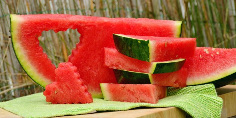 Smile of Watermelon, a Bari il “cocomeraio” con le angurie del sorriso