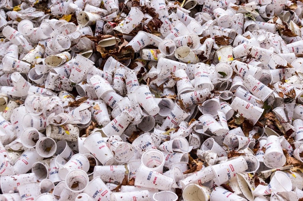 Salviamo gli oceani dalla plastica