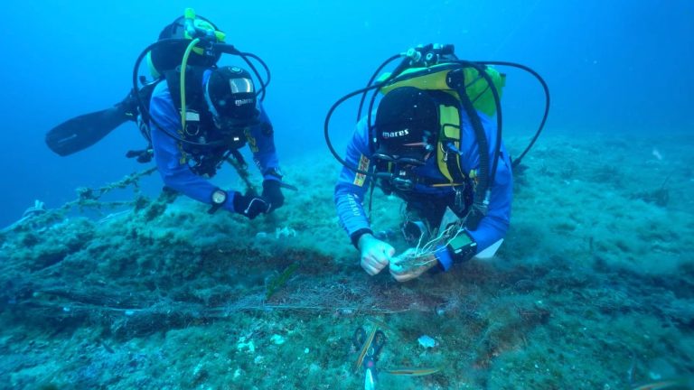 Il progetto Linea Gialla libera il mare di Sicilia da chilometri di reti fantasma