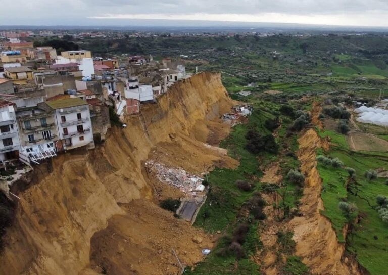 Niscemi, un caso isolato o l’Italia che frana?