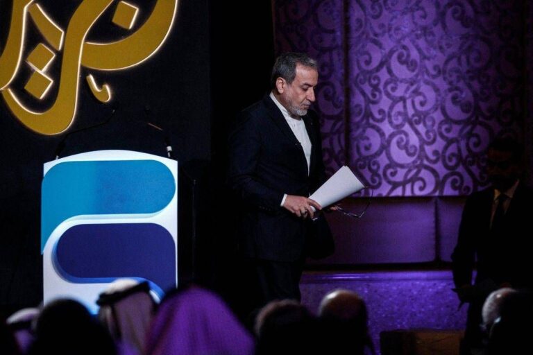 Iran: “Non rinunceremo ad arricchire uranio anche se ci verrà imposta una guerra”