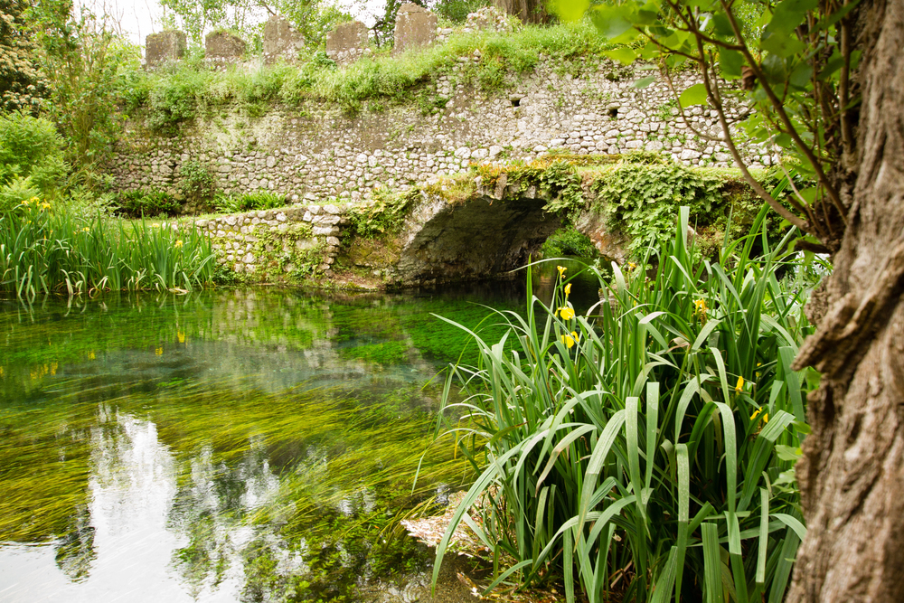 Ninfa, il gioiello del Lazio firmato da tre donne